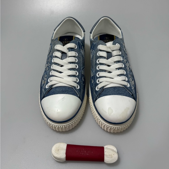 Valentino Garavani Denim Butterfly Low-Top Sneakers Blue Women’s EU 35/US 5